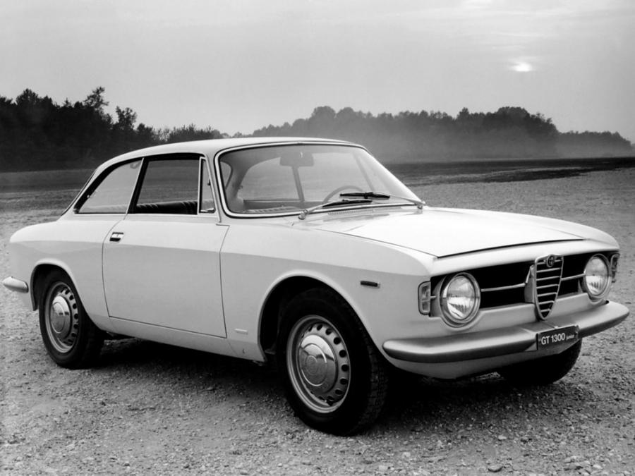  Alfa Romeo Giulia GT 1300 Junior (105) 1966 года  (фото 3 из 10)